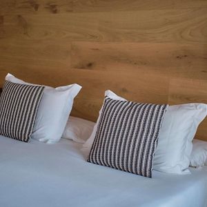 Zimmer mit Kingsize-Bett